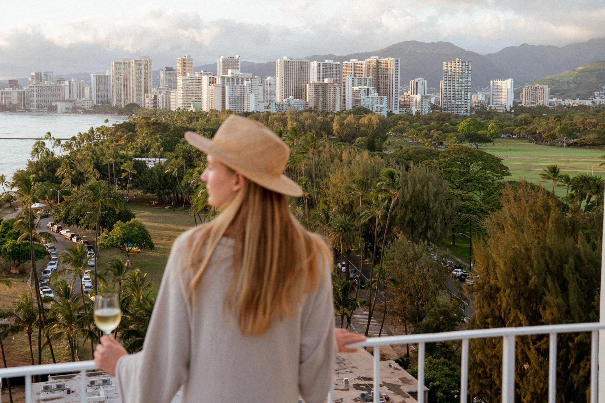 Готель Lotus Honolulu At Diamond Head Екстер'єр фото